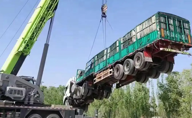鹰手营子矿区道路脱困救援案例