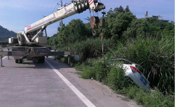 鹰手营子矿区重载吊车救援 鹰手营子矿区重载吊车救援